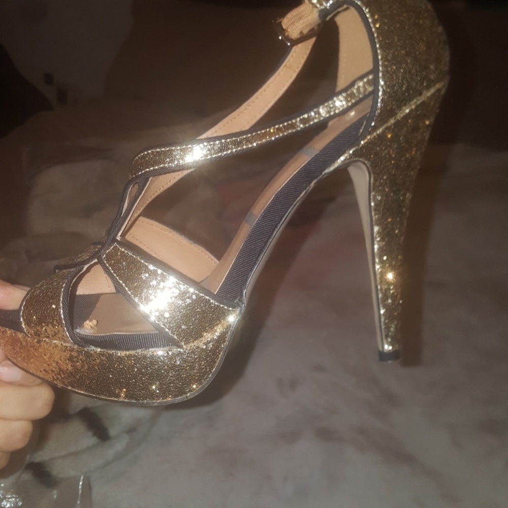 Heels - Picture 2 of 2